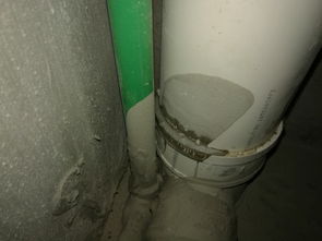 廚房下水管接了三通不久,發(fā)現(xiàn)上面滲水,大家?guī)兔纯凑f說原因和補救辦法